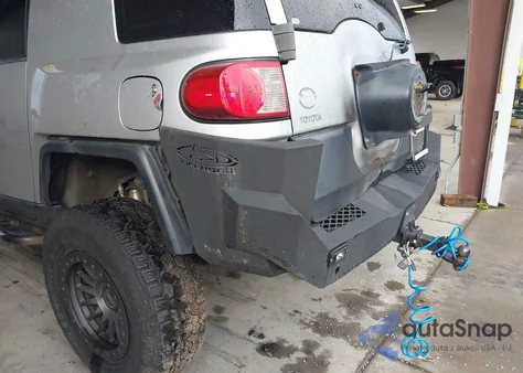 2007 Toyota Fj Cruiser z USA, uszkodzony, nr VIN JTEBU11F270086147